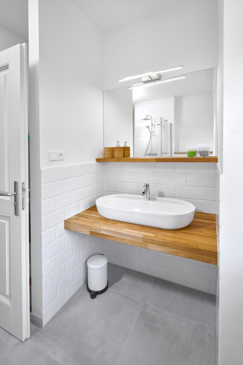 Downtown Suites Mala Strana براغ المظهر الخارجي الصورة