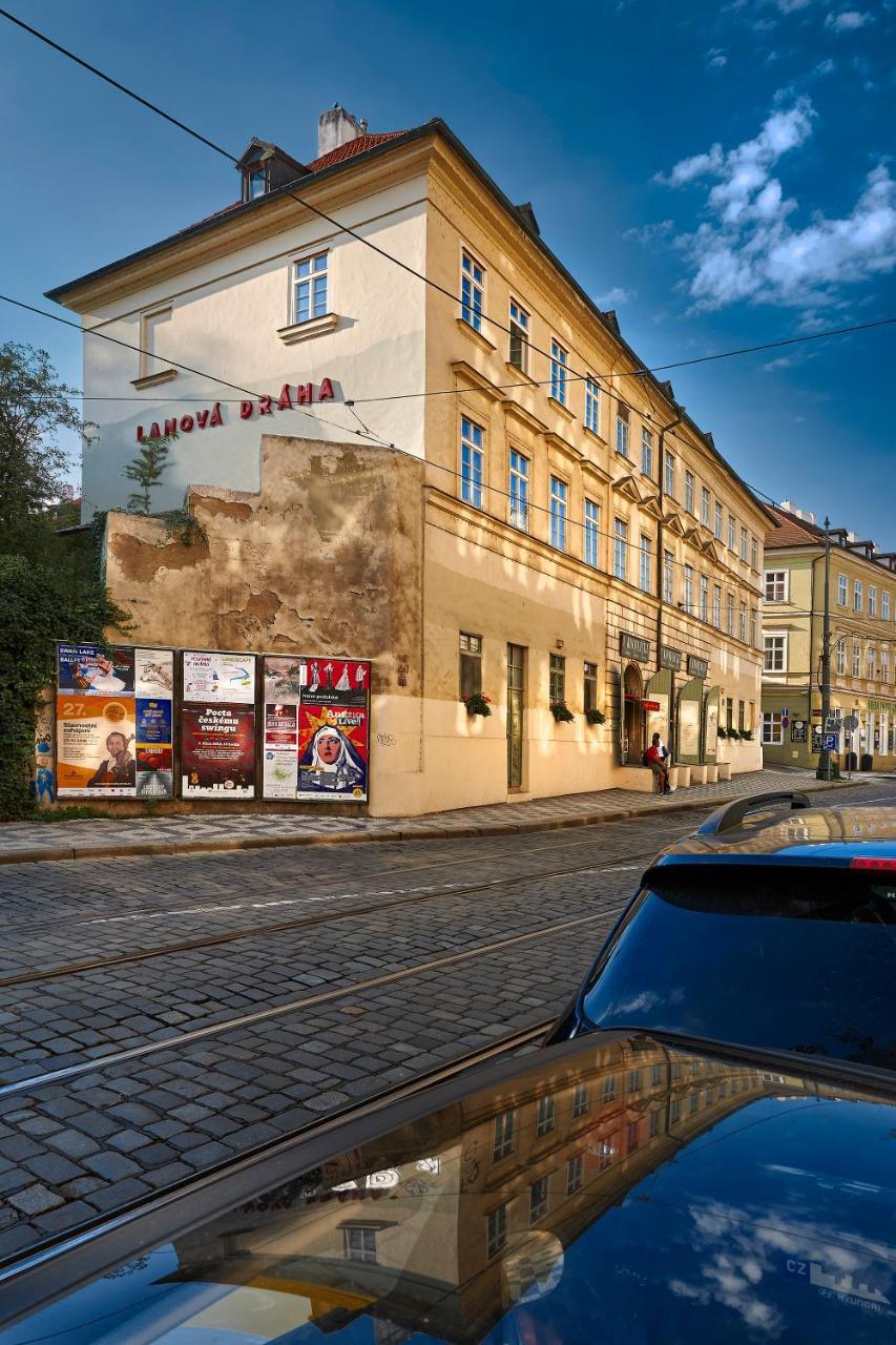 Downtown Suites Mala Strana براغ المظهر الخارجي الصورة