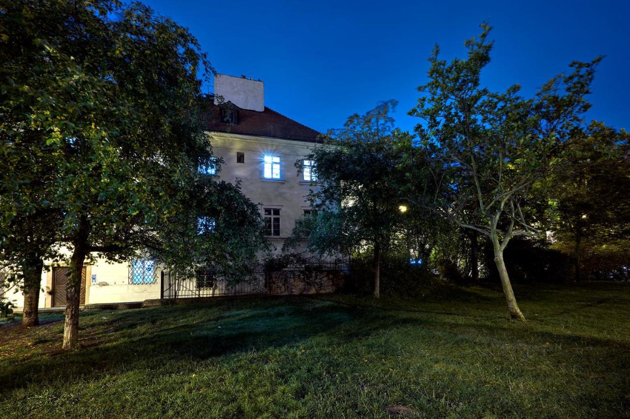 Downtown Suites Mala Strana براغ المظهر الخارجي الصورة
